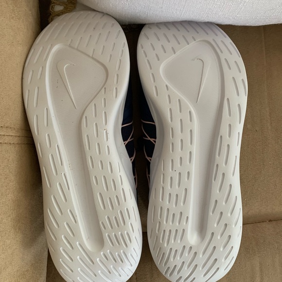 Like new Nike racer running shoes - Picture 7 of 7